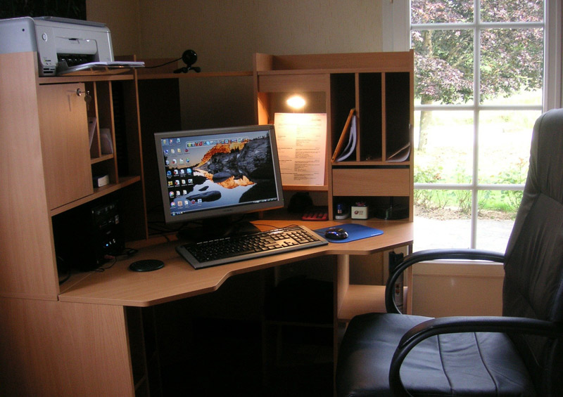Desktop organizer