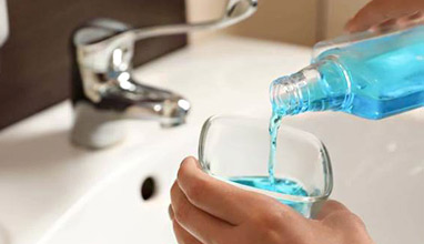 5 Reasons To Start Using Mouthwash & How To Use It Properly