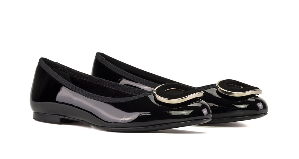 How to style dress flats for any occasion.