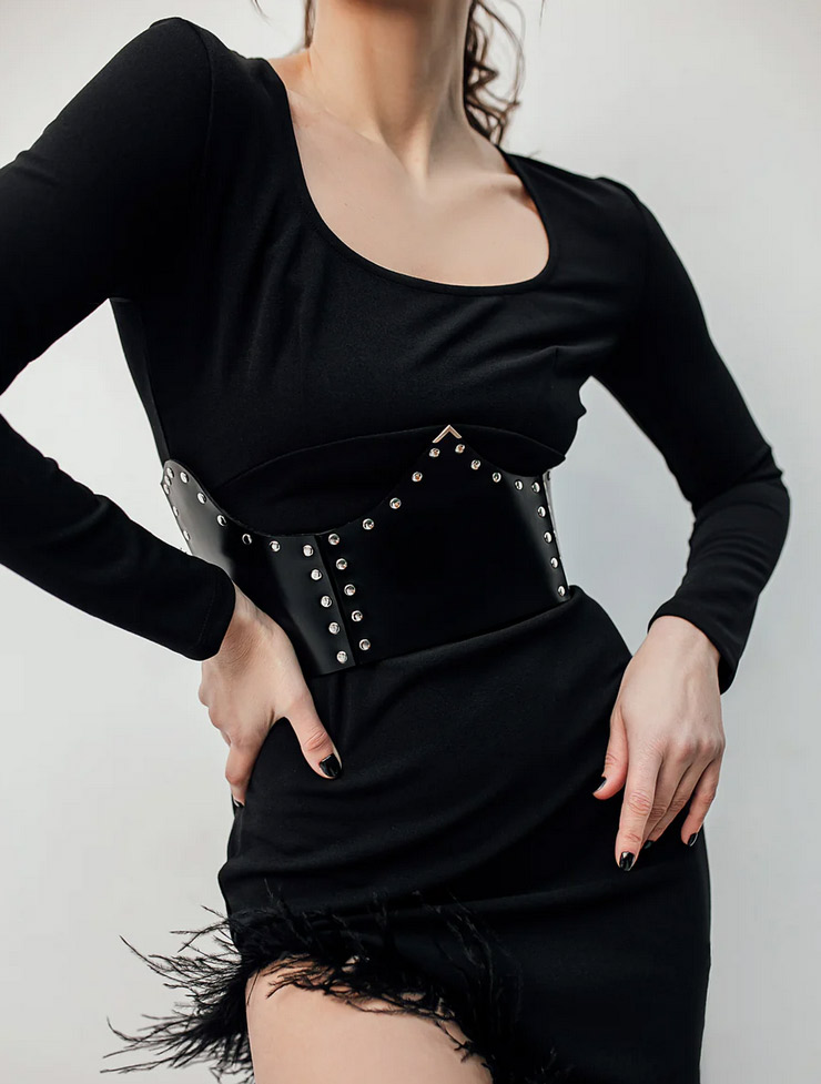 Attractiveness and temptation: how to wear corset belts correctly?