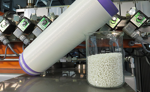 How to protect the climate during textile production - Polyester fibers bind CO2