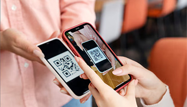 How QR Codes Are Revolutionizing the Fashion Industry