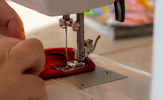 How to Find the Best Clothing Manufacturer for Your Business