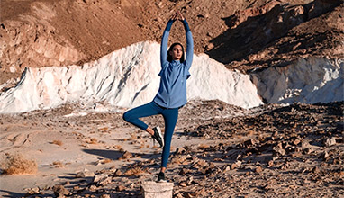 Elegance in motion: A modern spin on the timeless cape