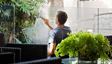 DIY vs. Professional Window Cleaning: Which is Right for You?