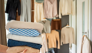 La Location de Vêtements est-elle Vraiment Durable ? Analyse de son Empreinte Carbone