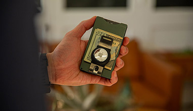 Luxury Minimalist Wallets Worth the Investment