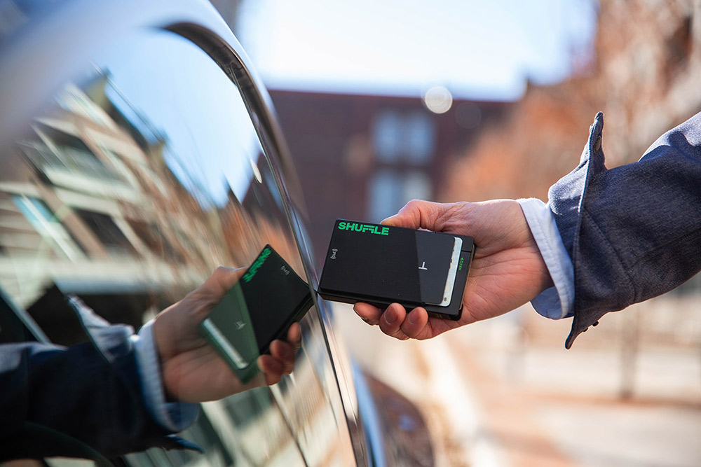 Luxury Minimalist Wallets Worth the Investment