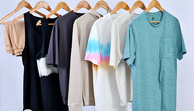 6 Boutique Clothing Suppliers That Make It Easy to Start Selling Women’s Fashion (No Huge Minimums Required)