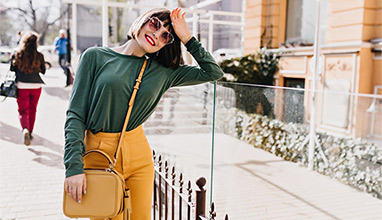 Why Crossbody Bags Remain a Wardrobe Staple for Work, Travel and Everyday Style