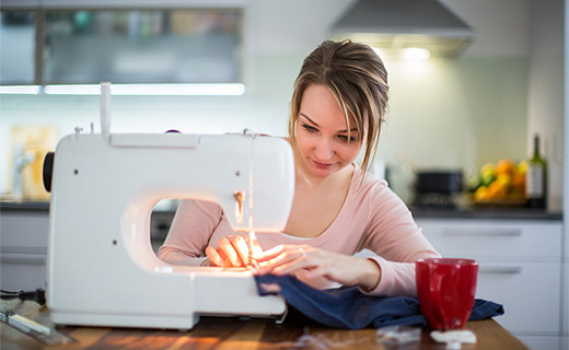 Domestic Sewing Machines: A Practical Guide for Home Sewing