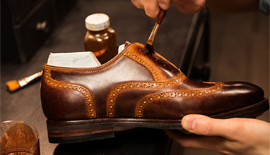 5 Essential Cleaning Accessories for Maintaining Expensive Shoes