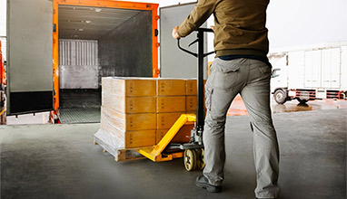 How global forwarding solutions simplify international fashion shopping