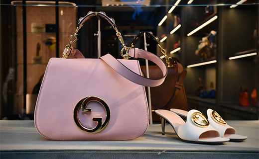 The Art of Selling the Look: What Makes Fashion Accessories Stand Out