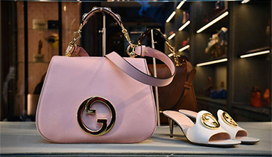 The Art of Selling the Look: What Makes Fashion Accessories Stand Out